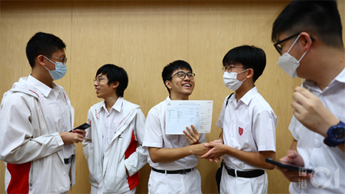 香港考評(píng)局首次統(tǒng)計(jì)內(nèi)地DSE考生數(shù)目，本屆1400人參與，近9成自修生！